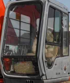 4457160 HITACHI Excavator Cab Window زجاج مقسى وضع أمامي A مع ختم